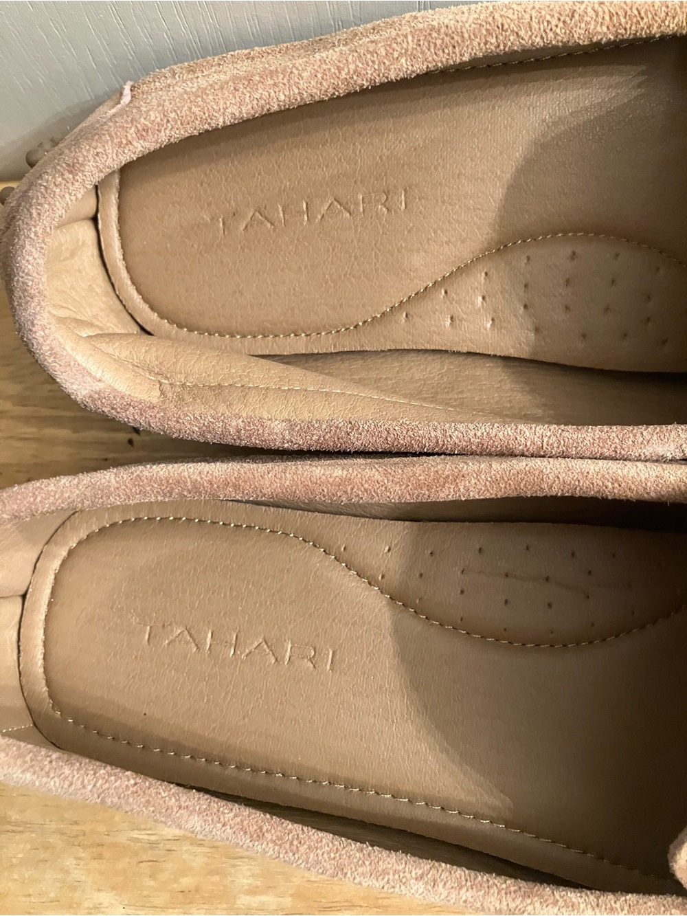 Ladies Tahari Suede Penny Loafers in Tan Size 10 - Picture 4 of 5